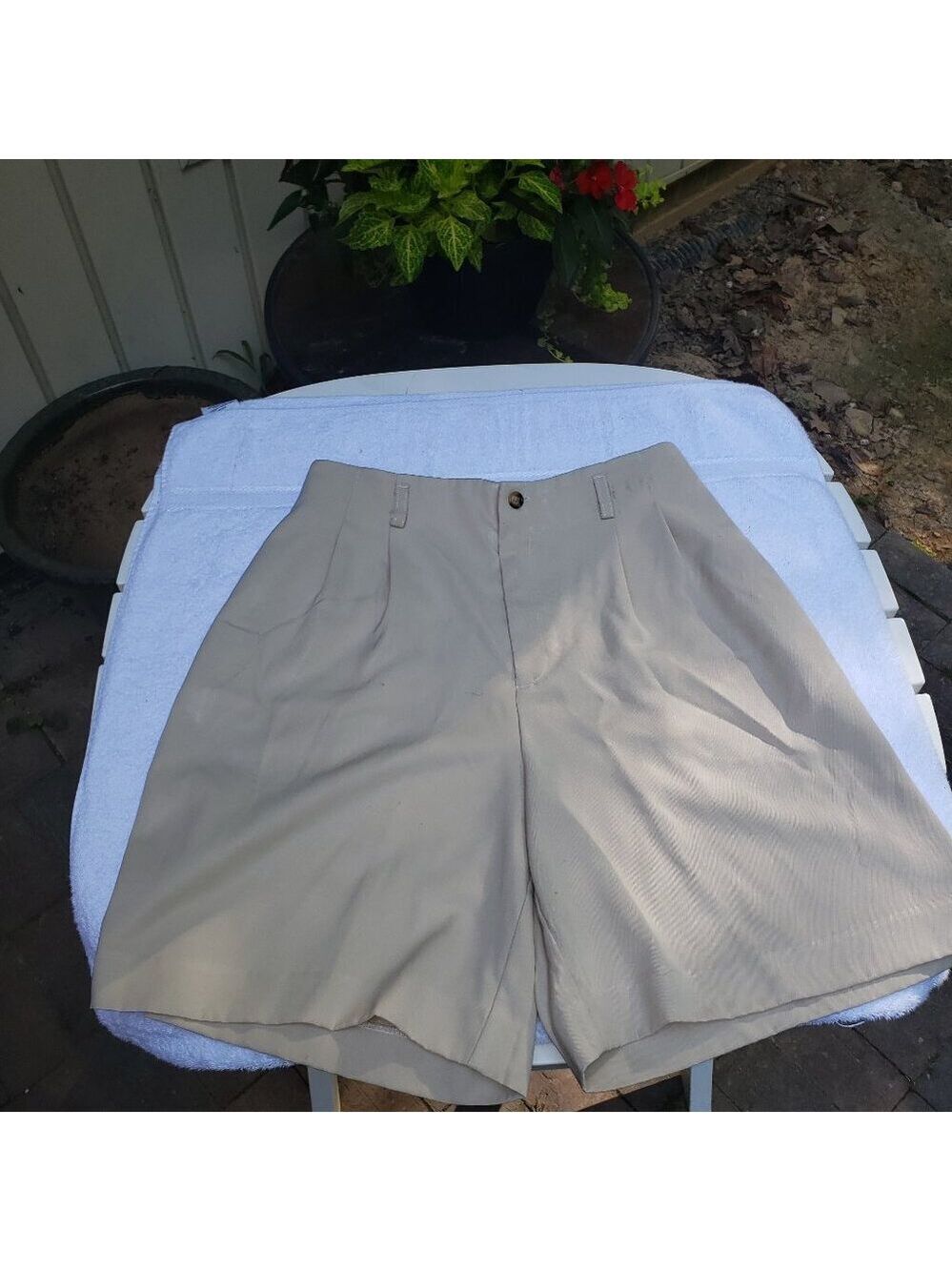 HALEY Women's Khaki Pleated Shorts Size 10